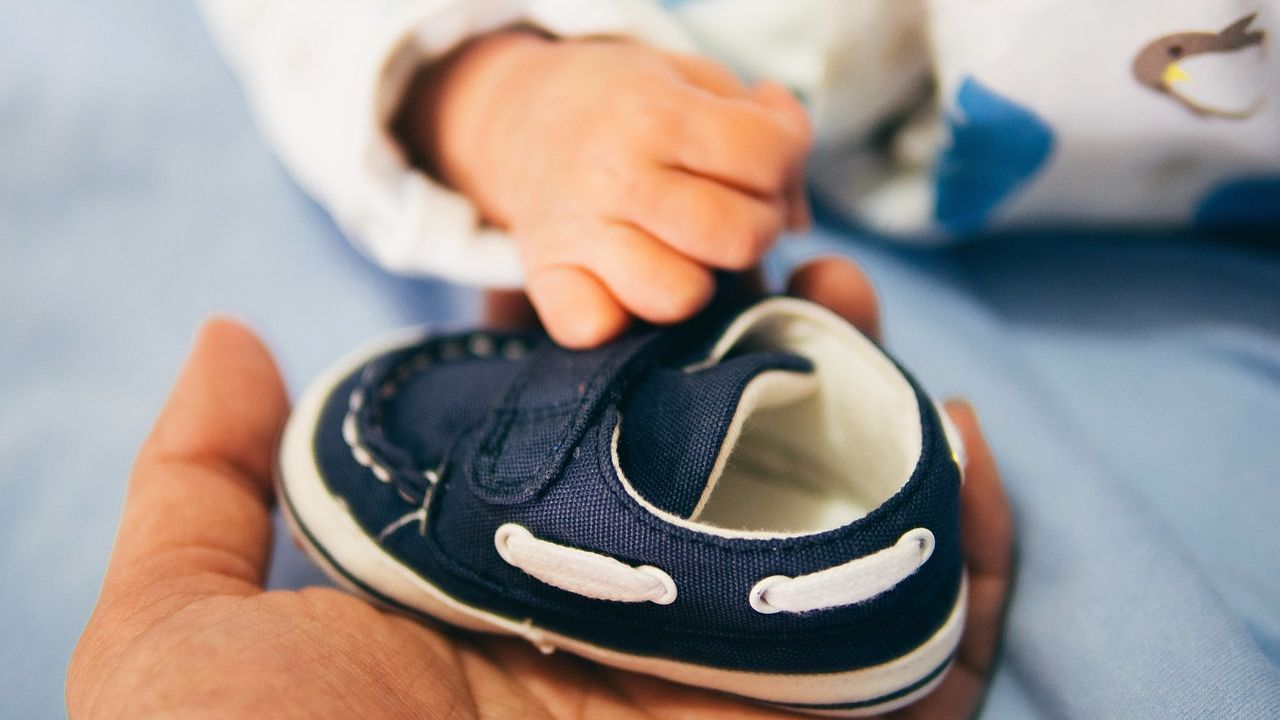 Как выбрать обувь для ребенка: таблица, параметры, советы