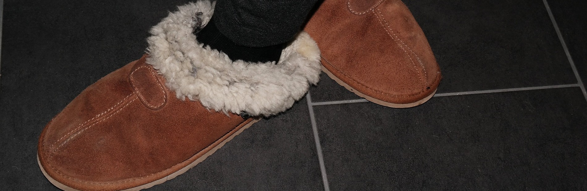 slippers-543982_1920