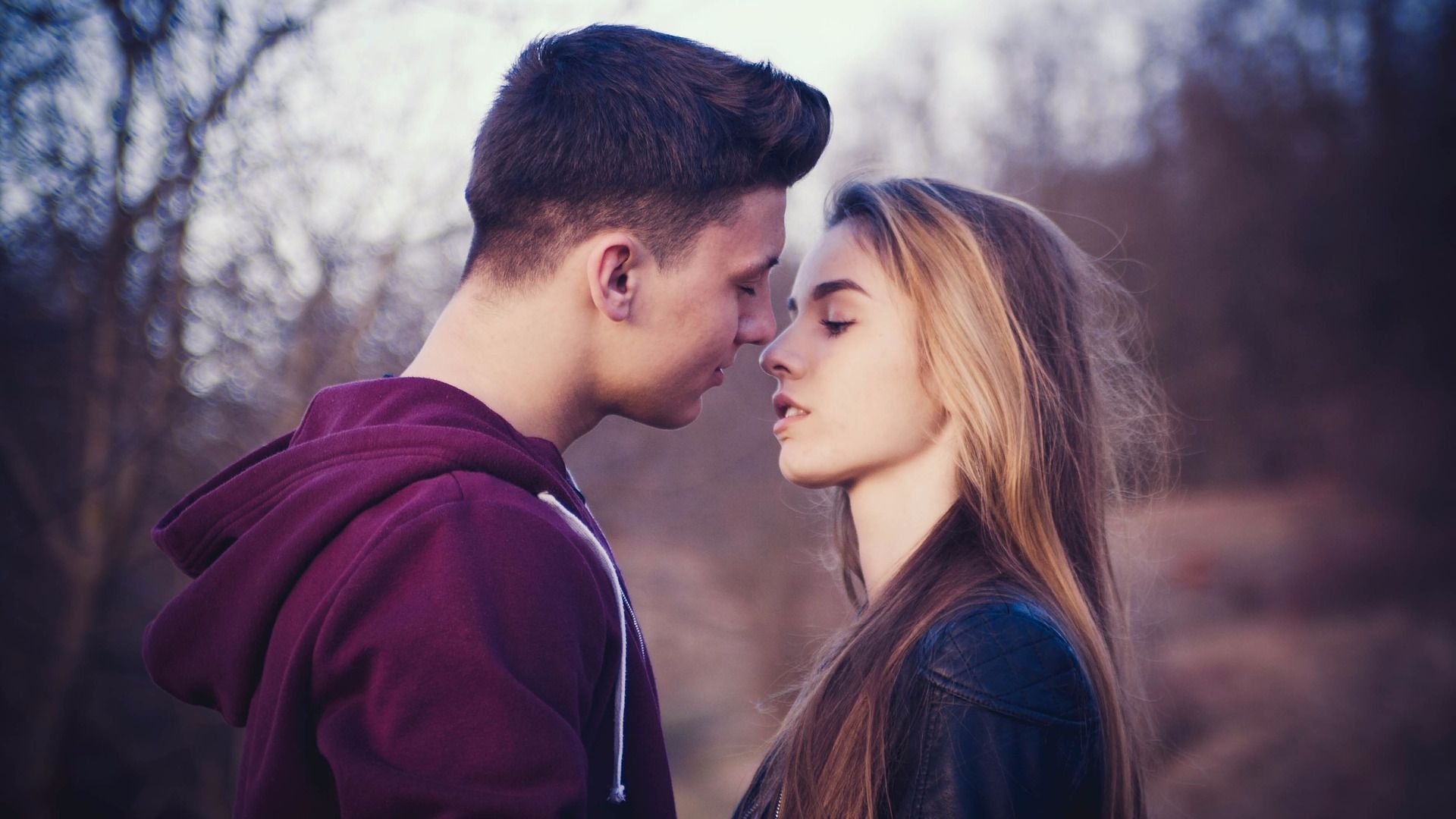 Как правильно целоваться в первый раз: пошаговая инструкция