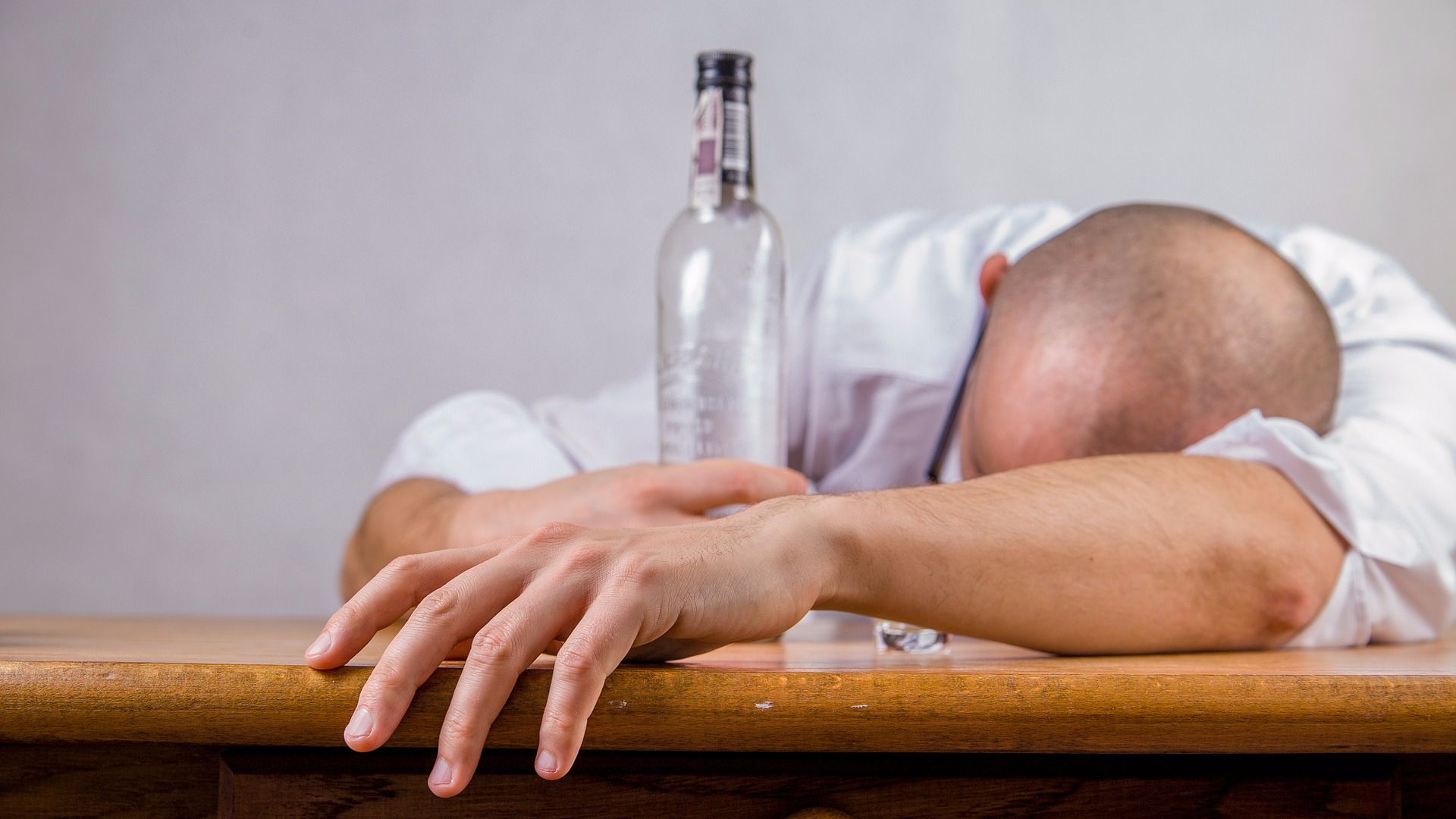 Как вылечить алкоголизм с помощью народной медицины