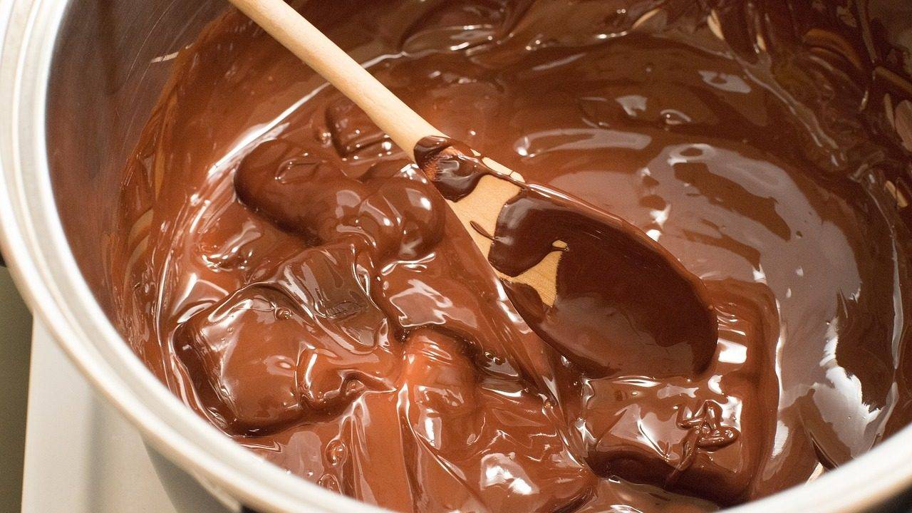 Как растопить шоколад в домашних условиях: 3 простых способа