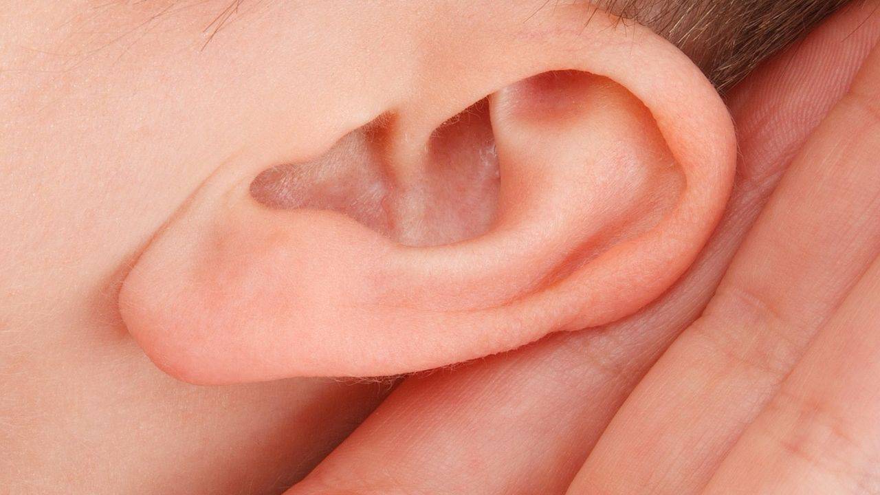 Заложенность уха: причины, симптомы и лечение народными средствами