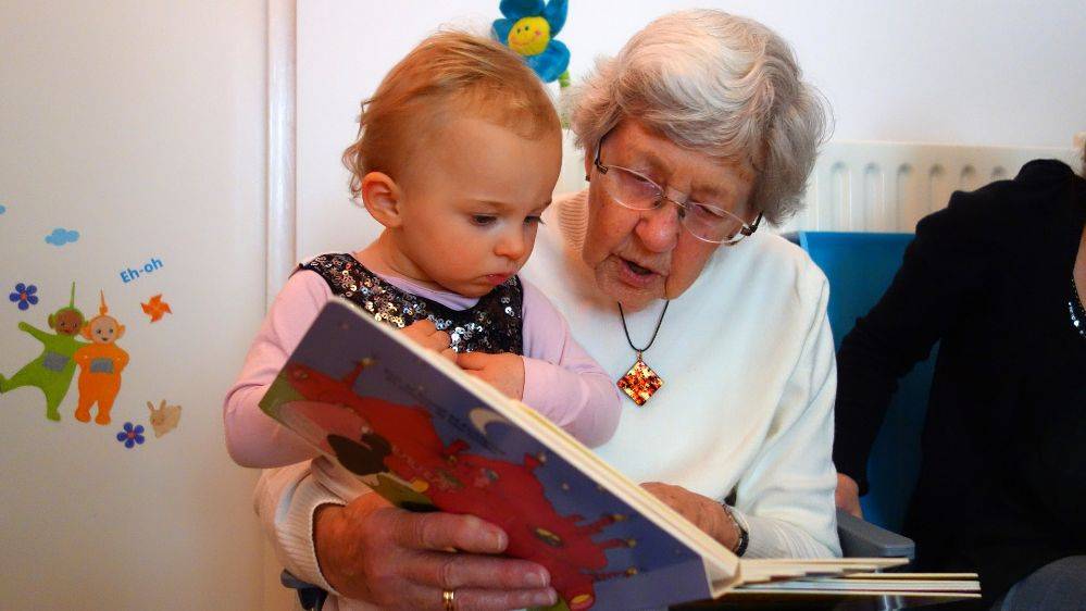 Как научить ребенка уважать старших