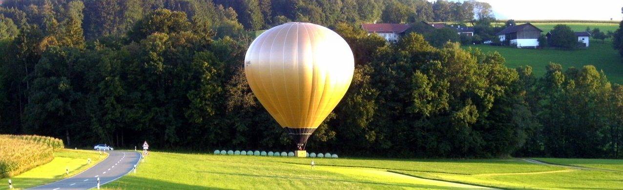 hot-air-balloon-1439247_1280