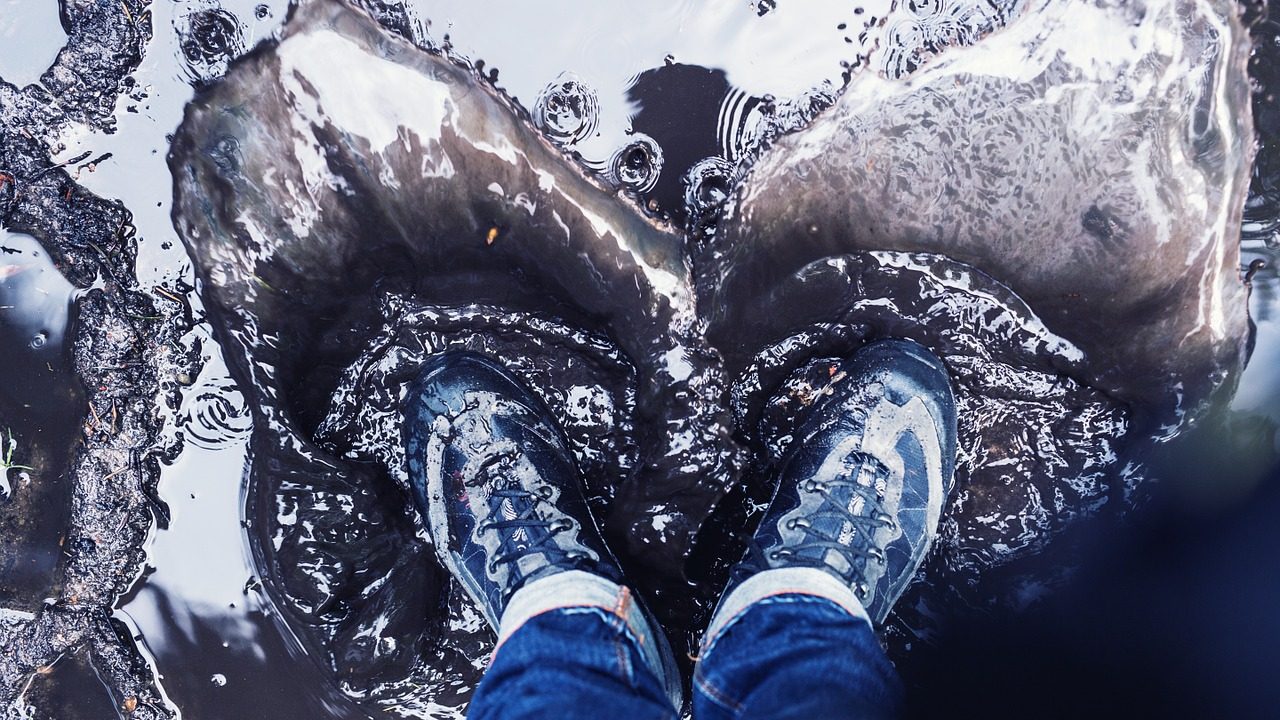 Как защитить обувь в непогоду от грязи и соли