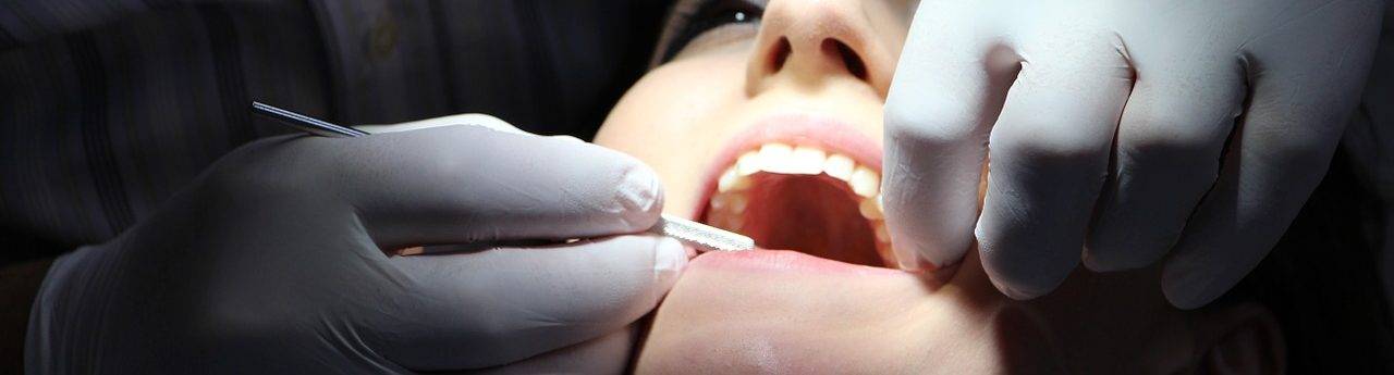 Болит зуб мудрости: причины и способы лечения