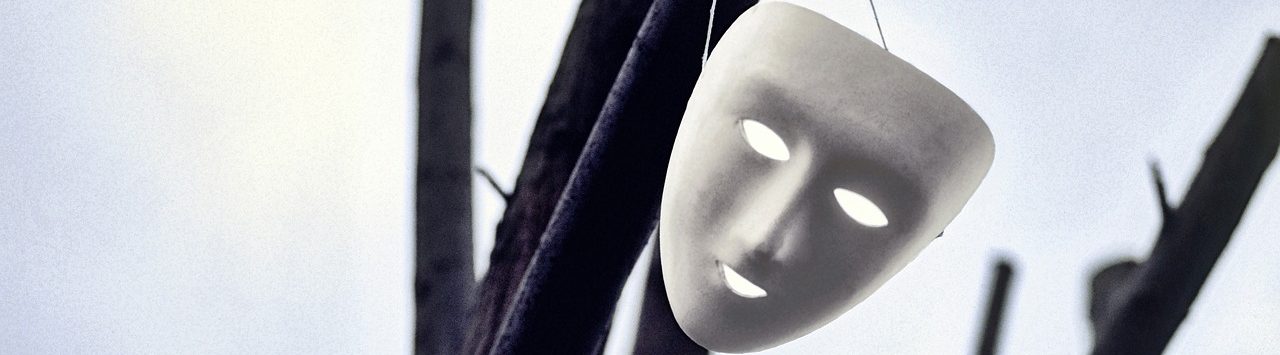 Почему люди "надевают маски" и подражают известным личностям