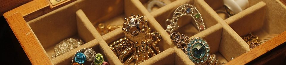 Золото и серебро: почему нельзя носить и почему можно