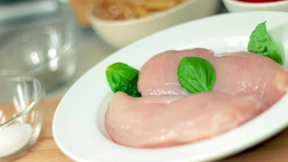 Как жарить куриное филе на сковороде, и почему рекомендуют его готовить
