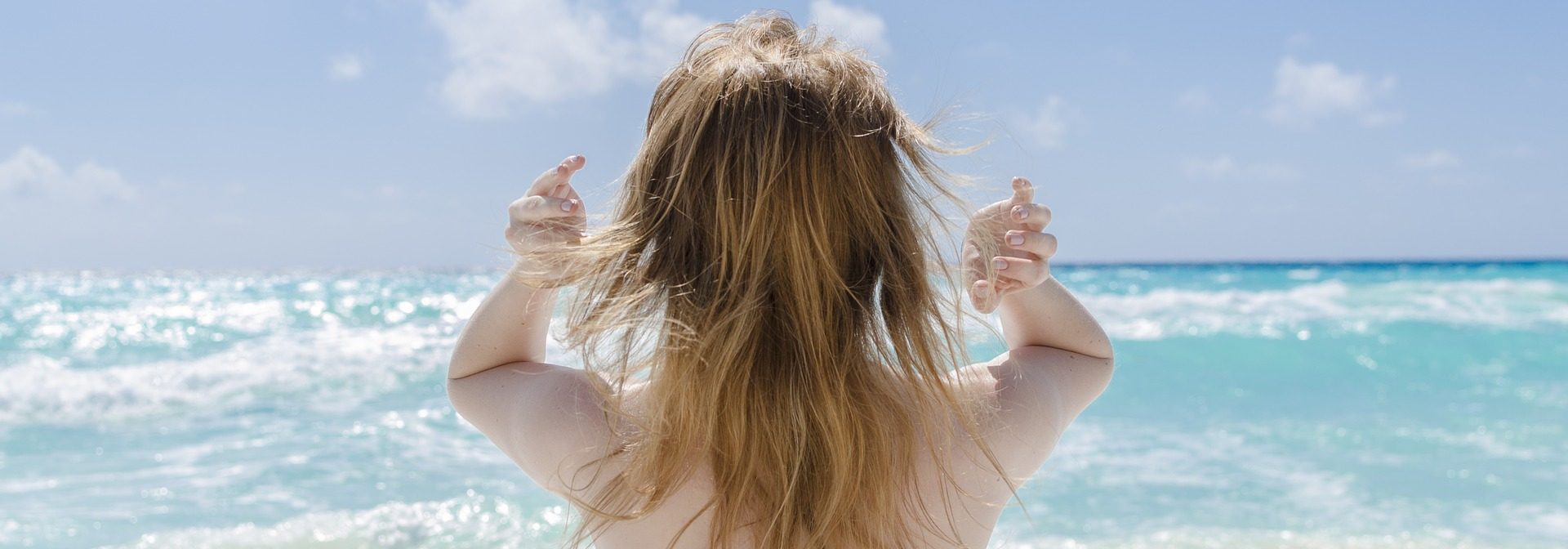 Как ухаживать за волосами на море, чтобы избежать соломы на голове