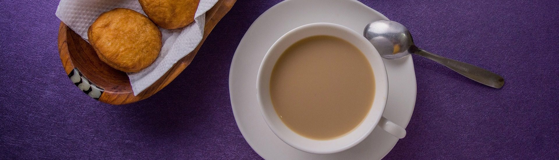 Чай с молоком: чем он полезен, а чем вреден