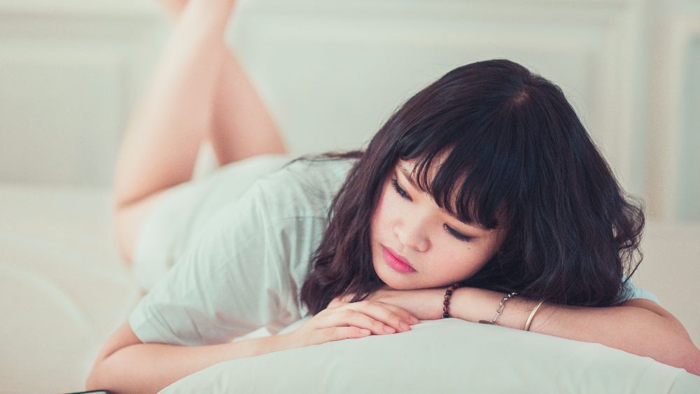Как проявляется синдром утомительного сна и как от него избавиться