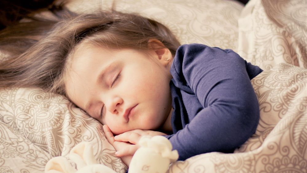 Как разбудить ребенка в садик без слез и истерик