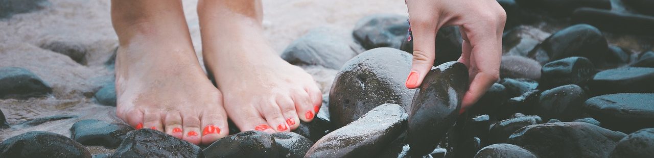 Грибок на ногтях ног: причины, симптомы, как лечить