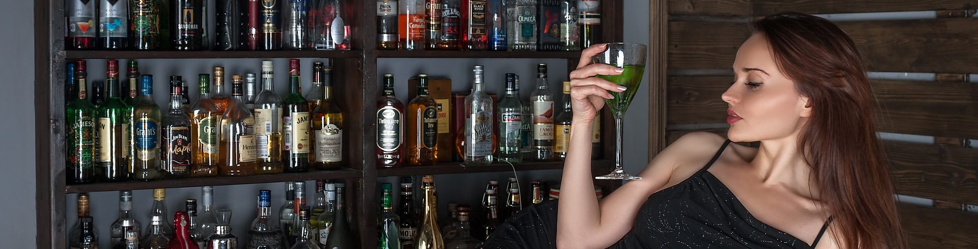 Алкоголизм у женщин: чем он опасен, и можно ли вылечить